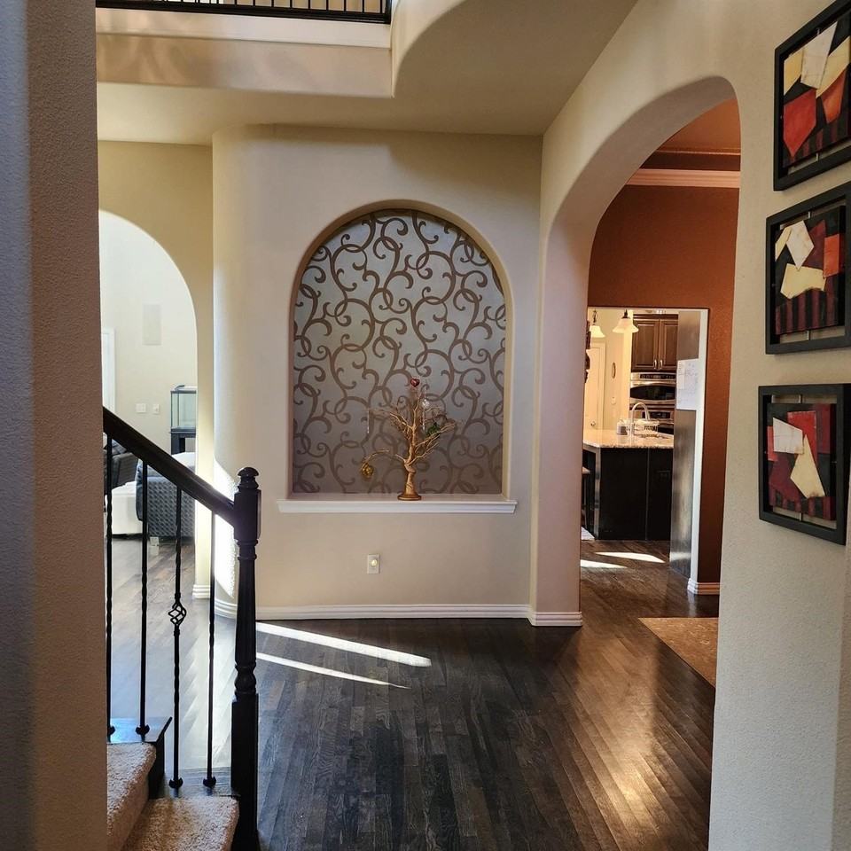 10082 Drawbridge Dr - Photo 2 of 21