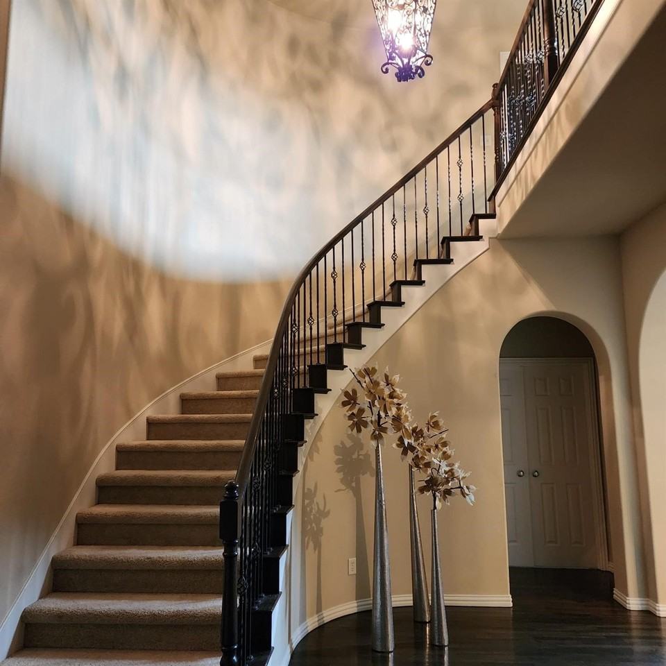 10082 Drawbridge Dr - Photo 3 of 21