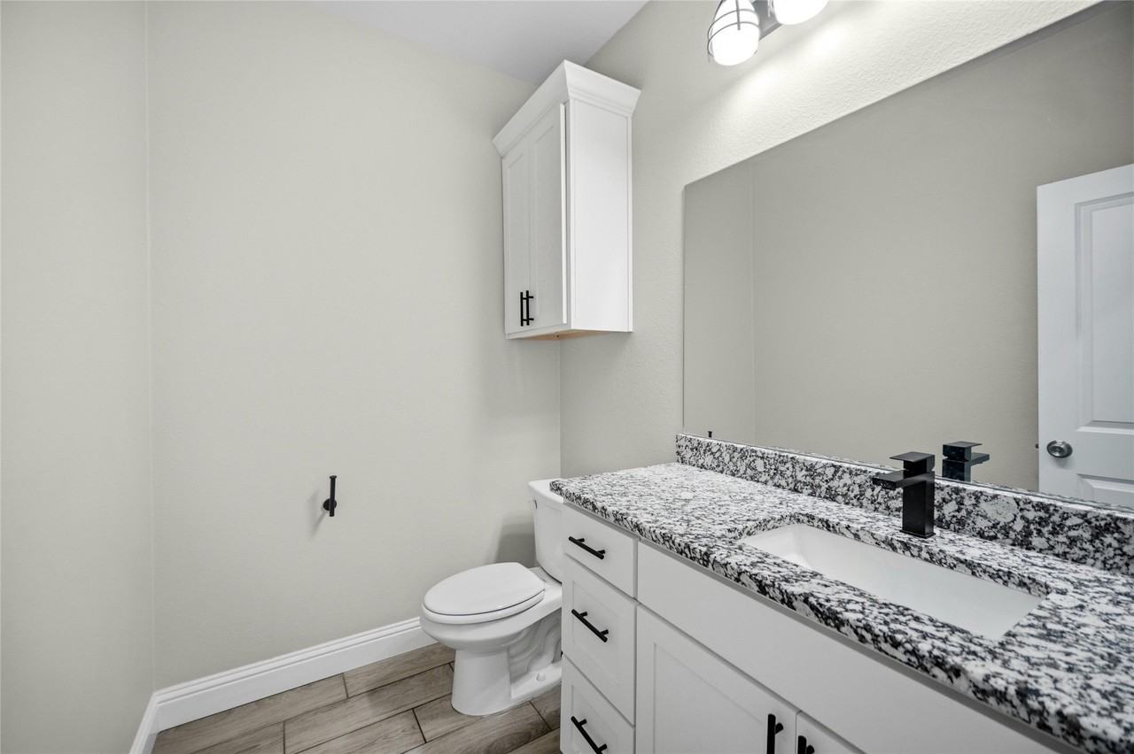 2125 Beaumont St - Photo 6 of 33
