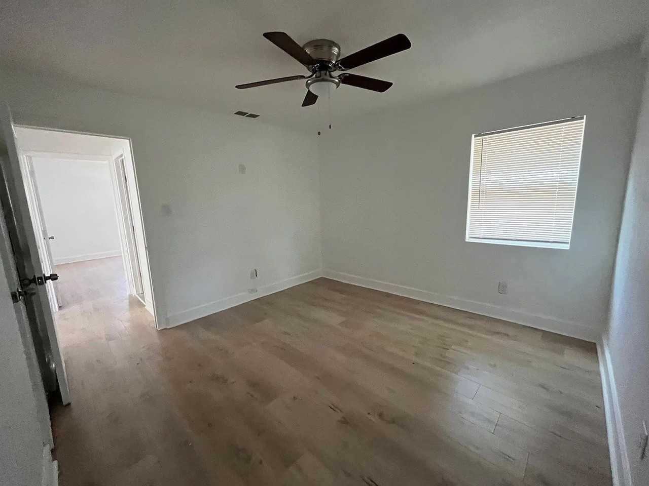 3711 Guaranty St - Photo 2 of 5