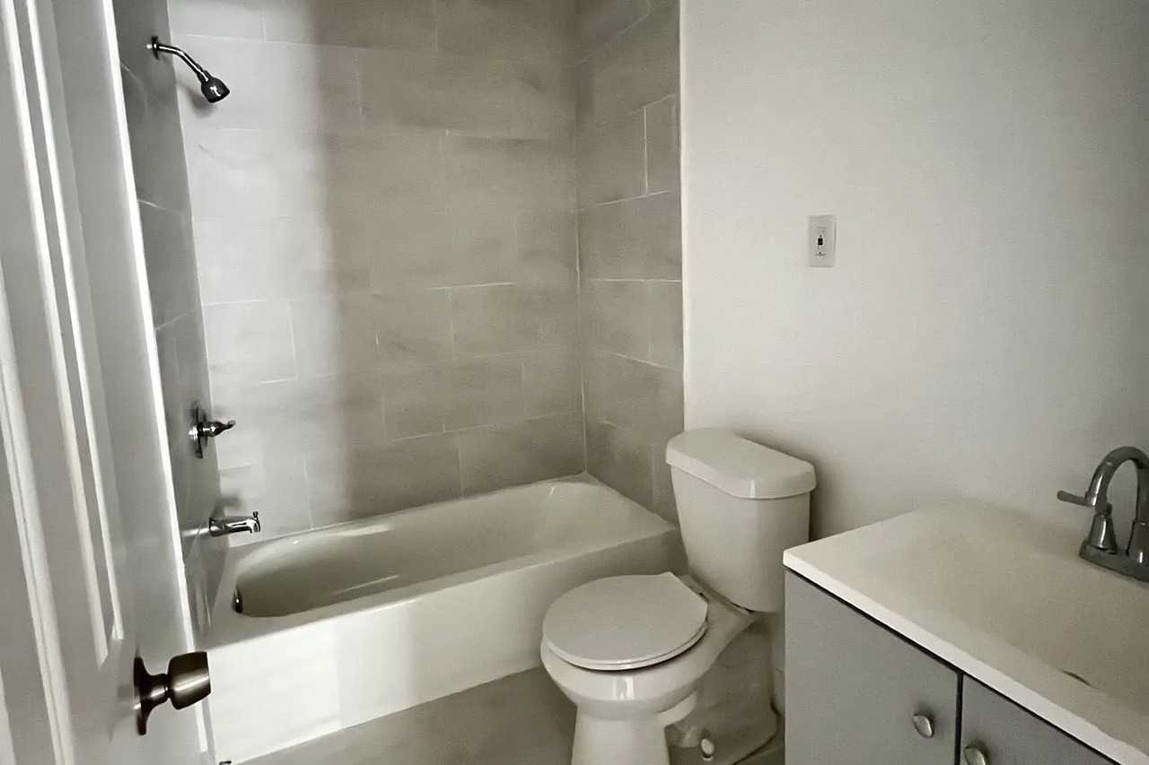 3711 Guaranty St - Photo 3 of 5