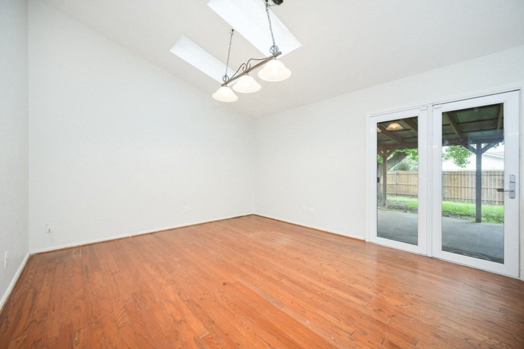 4128 Liverpool Dr - Photo 4 of 12