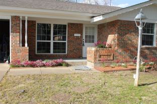 1807 W Scott St - Photo 1 of 1