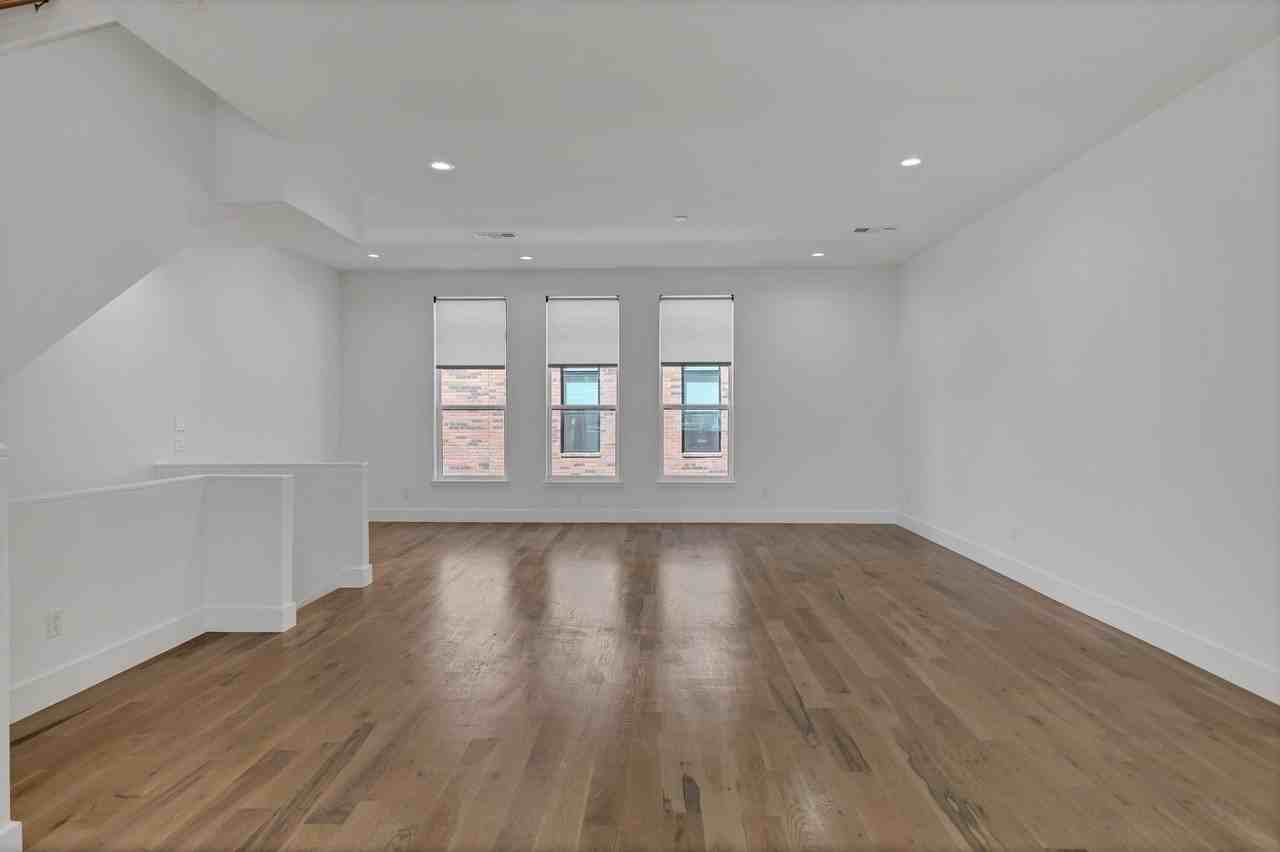 4912 Lexington Ct - Photo 5 of 19