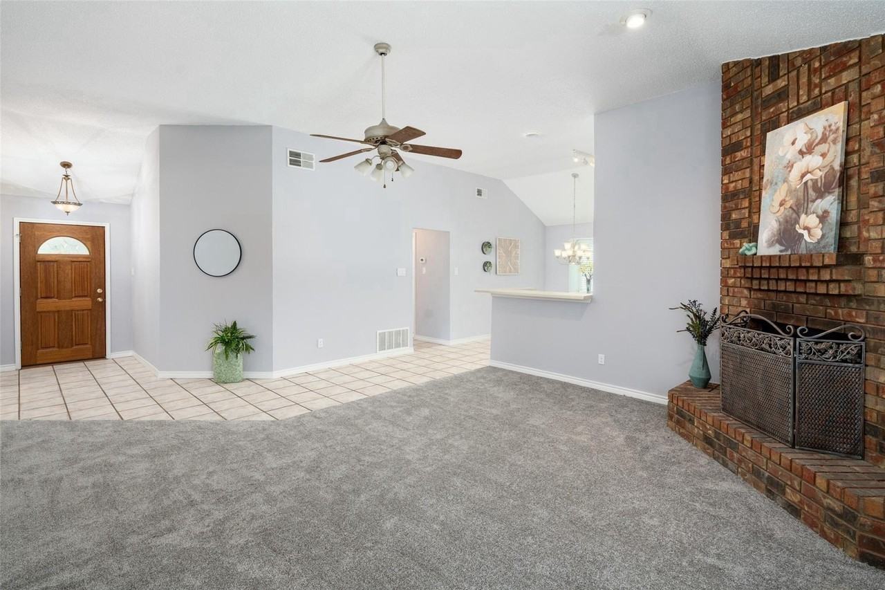 1533 Springaire Ln - Photo 3 of 15