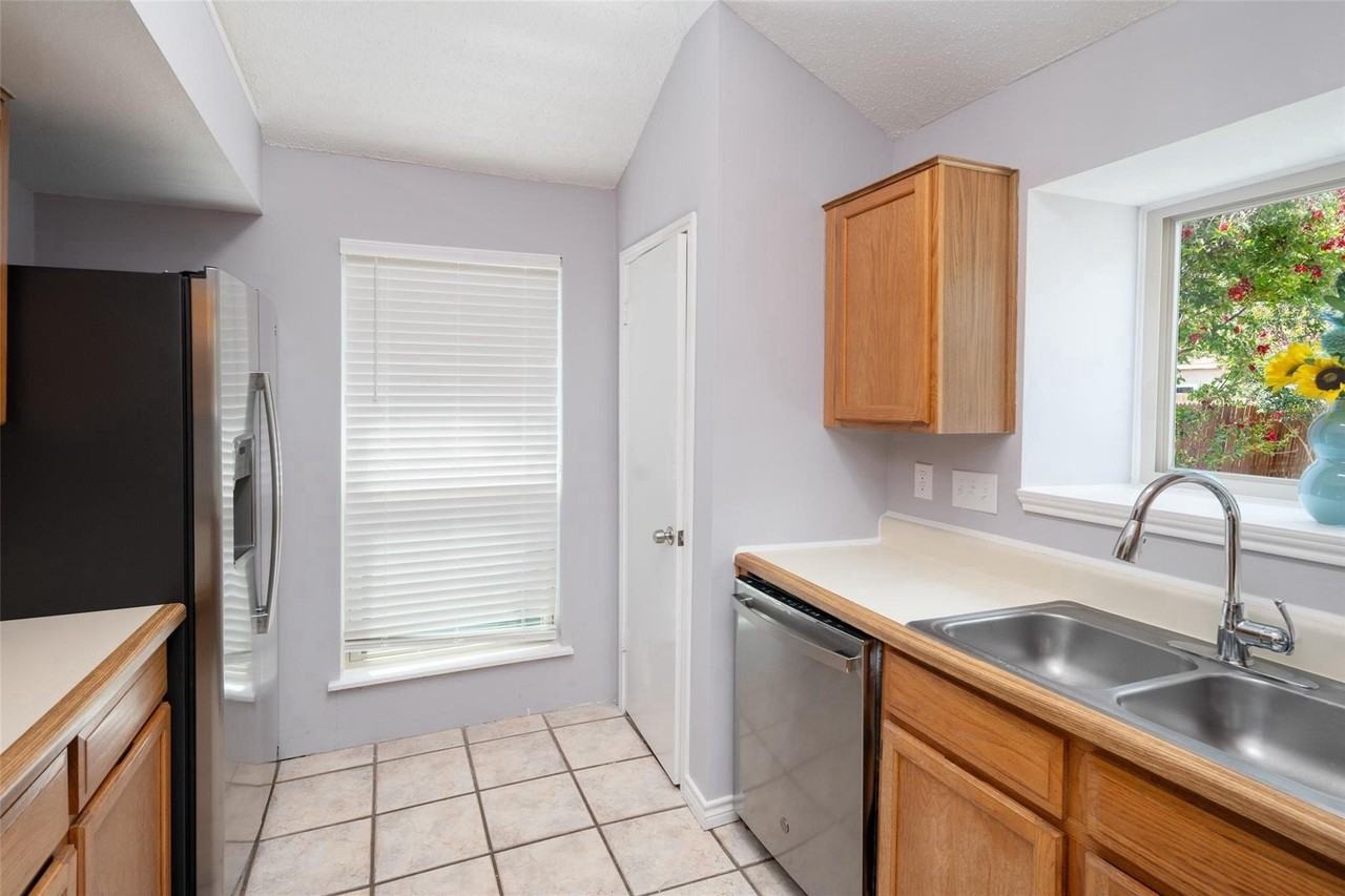 1533 Springaire Ln - Photo 5 of 15