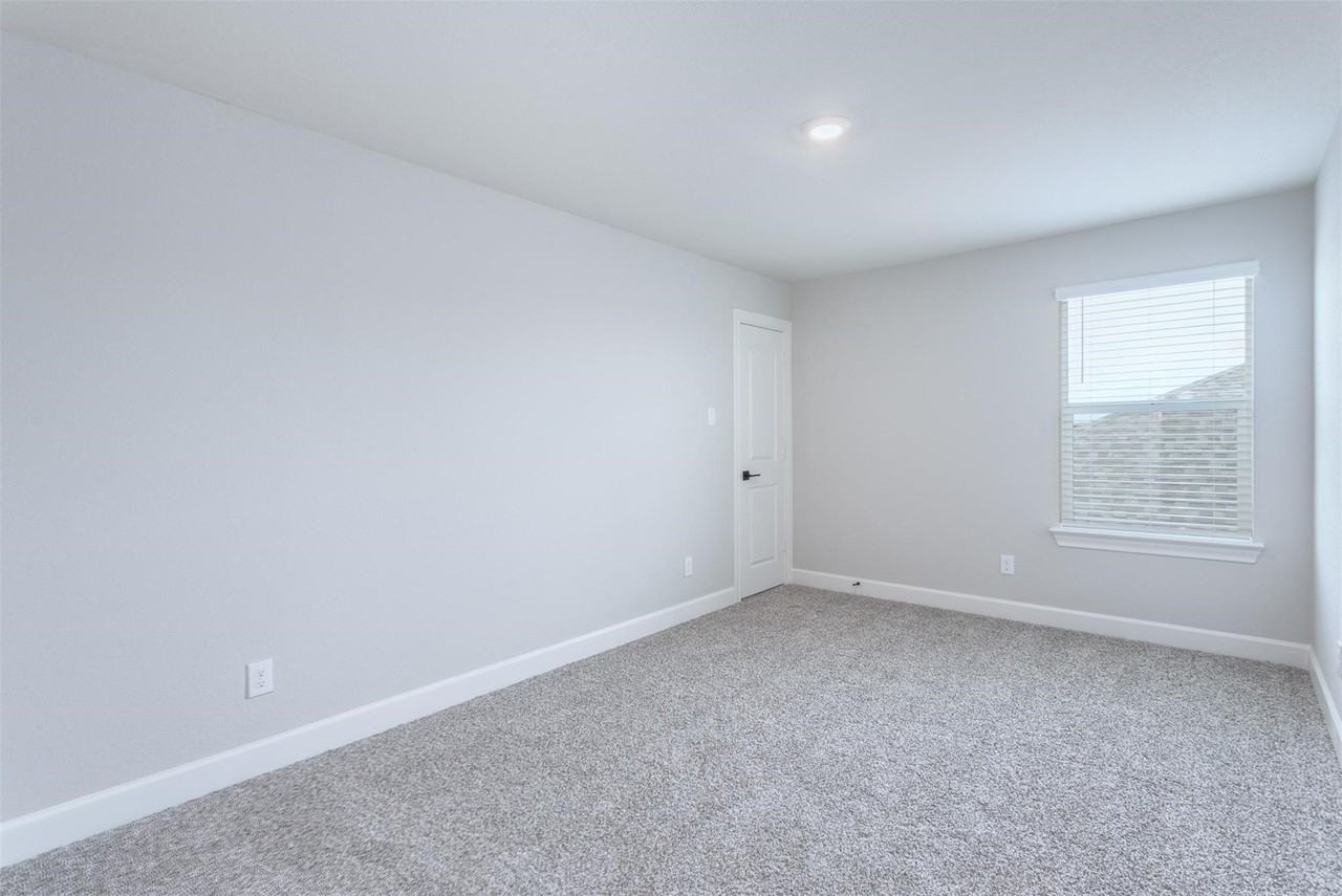 1905 Mckee Ct - Photo 7 of 14
