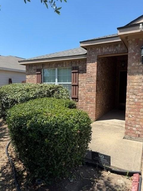 1424 Cottonwood Trl - Photo 2 of 12