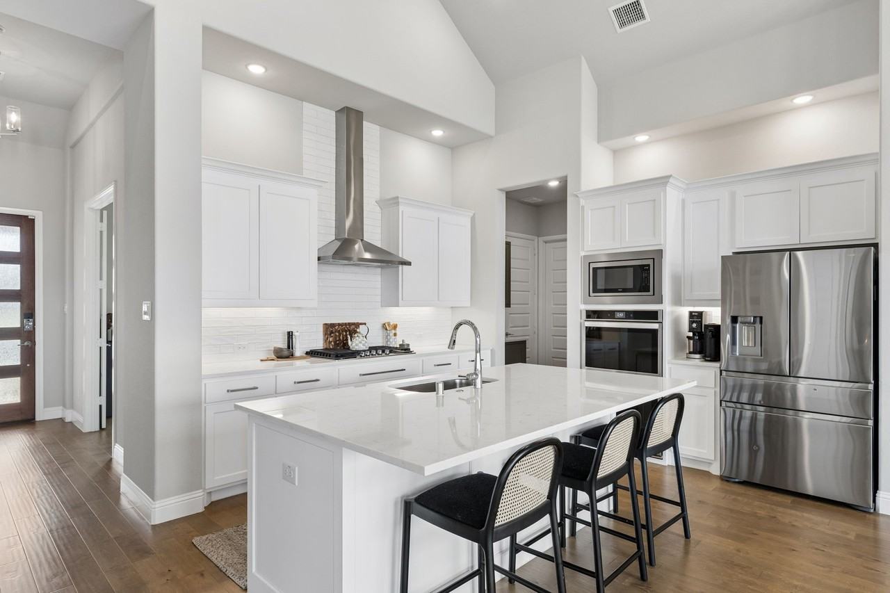 16664 Nightshade Rd - Photo 2 of 28