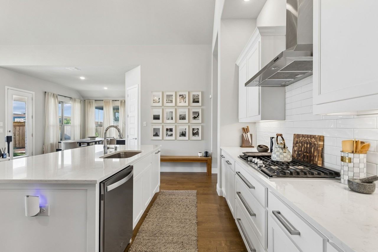 16664 Nightshade Rd - Photo 3 of 28