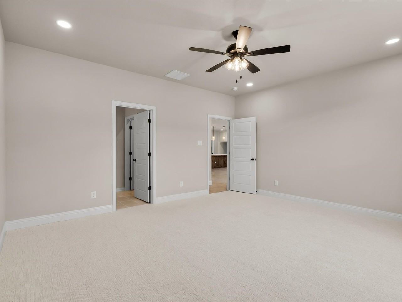 612 Jameson St - Photo 6 of 13