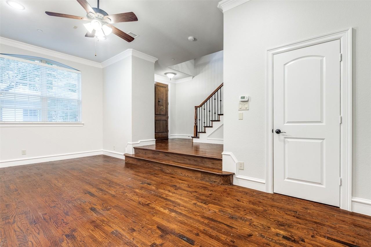 7912 Bishop Rd - Photo 5 of 30