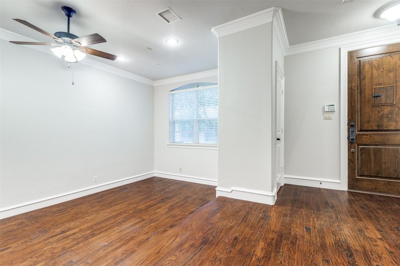 7912 Bishop Rd - Photo 7 of 30
