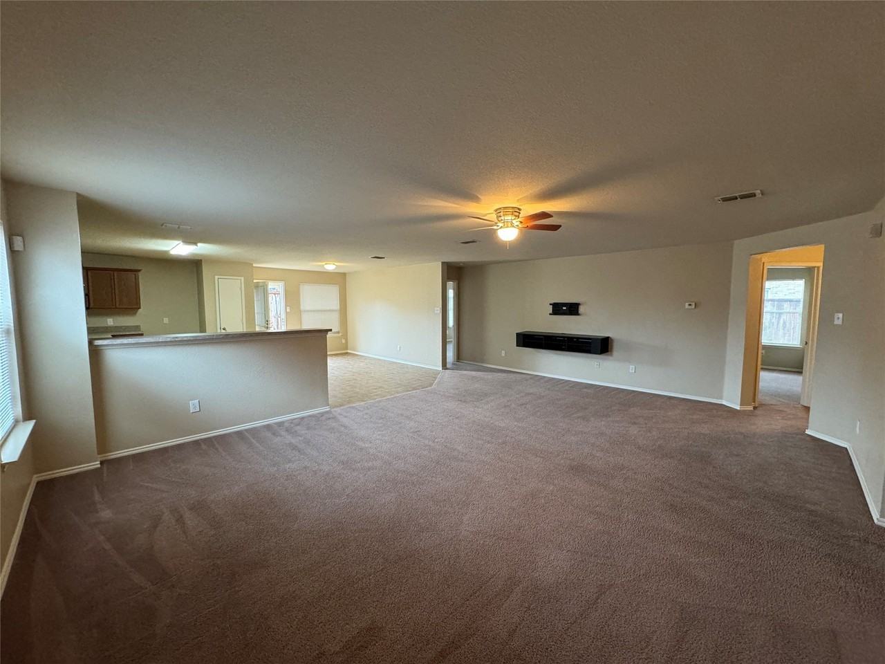 4642 Elm Point Dr - Photo 2 of 3