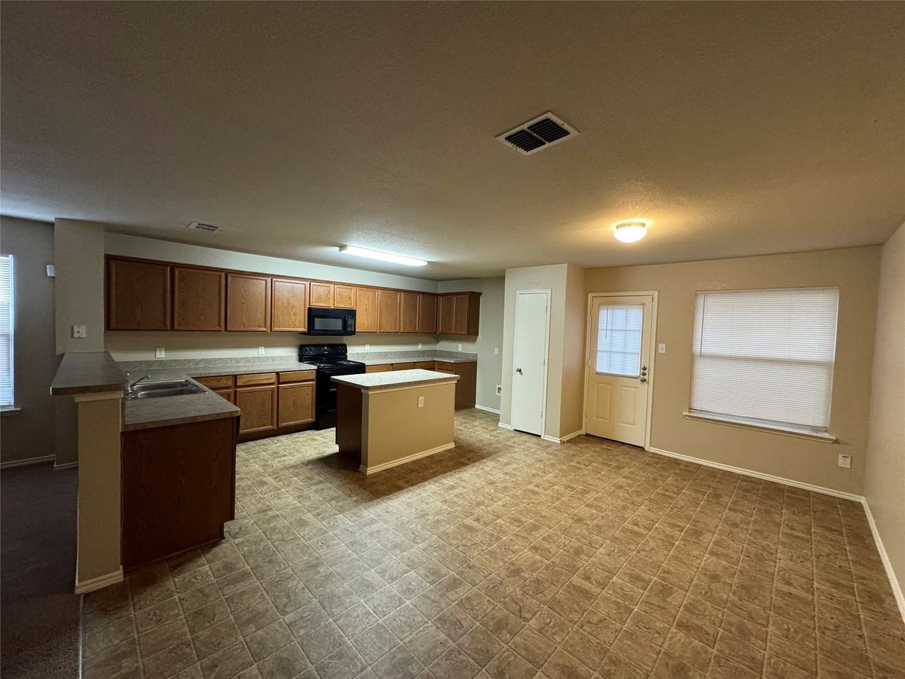 4642 Elm Point Dr - Photo 3 of 3