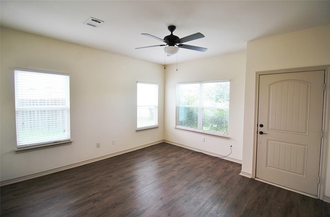 112 Bridle Ct - Photo 2 of 22