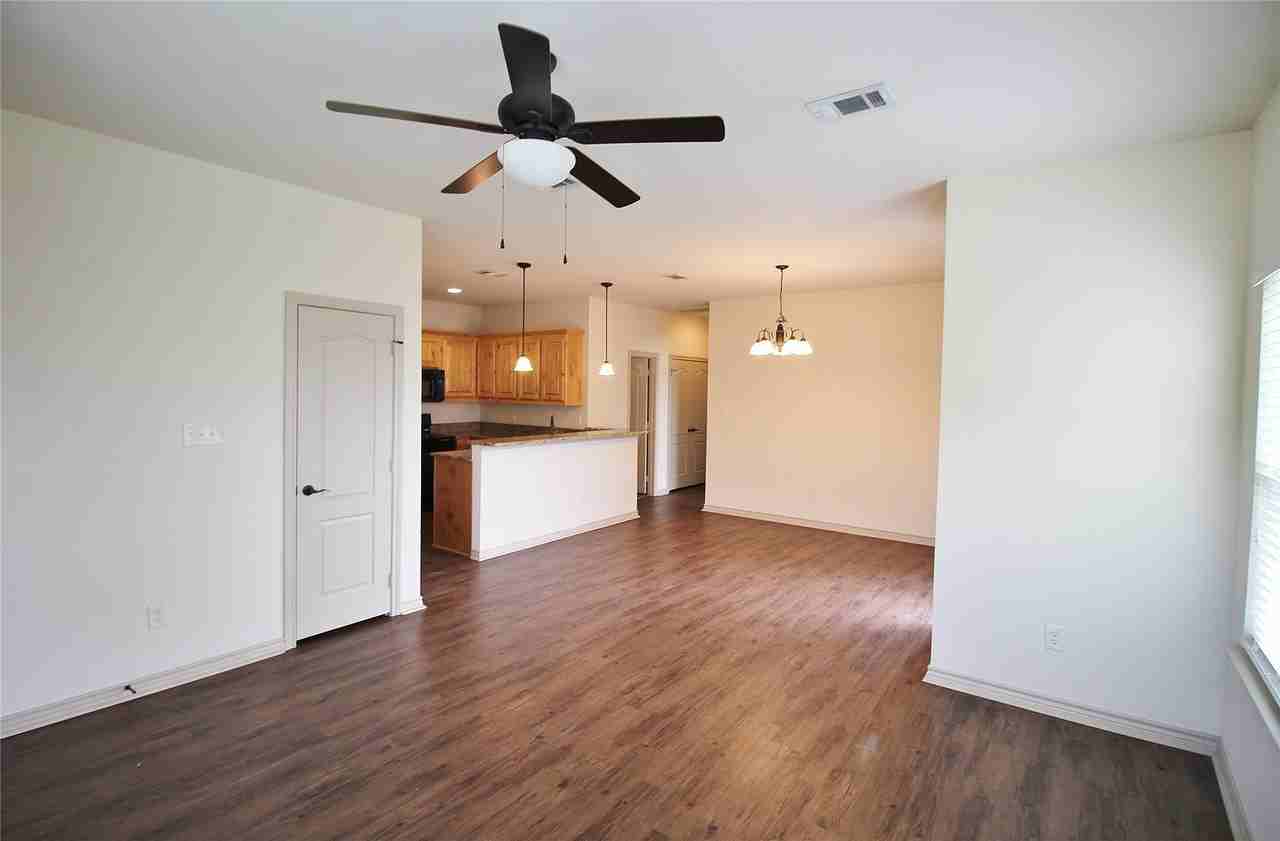 112 Bridle Ct - Photo 4 of 22