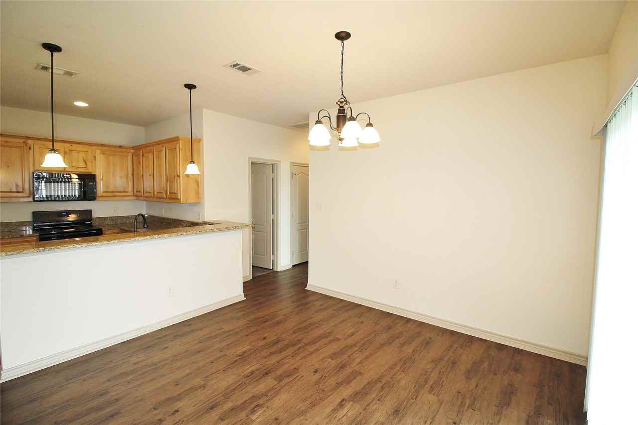 112 Bridle Ct - Photo 6 of 22