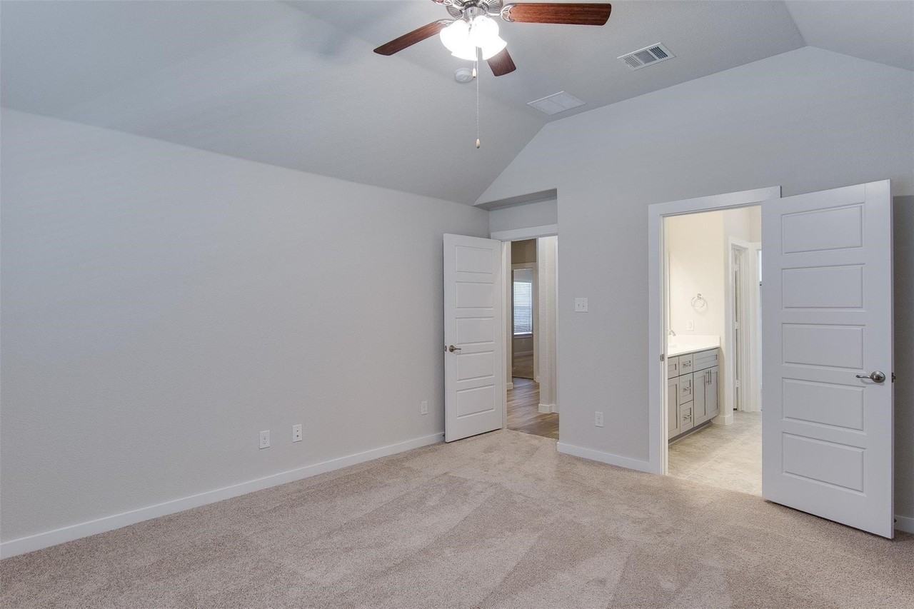 12376 Iveson Dr - Photo 5 of 28