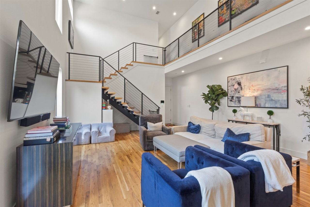 2335 Kirby St - Photo 6 of 30