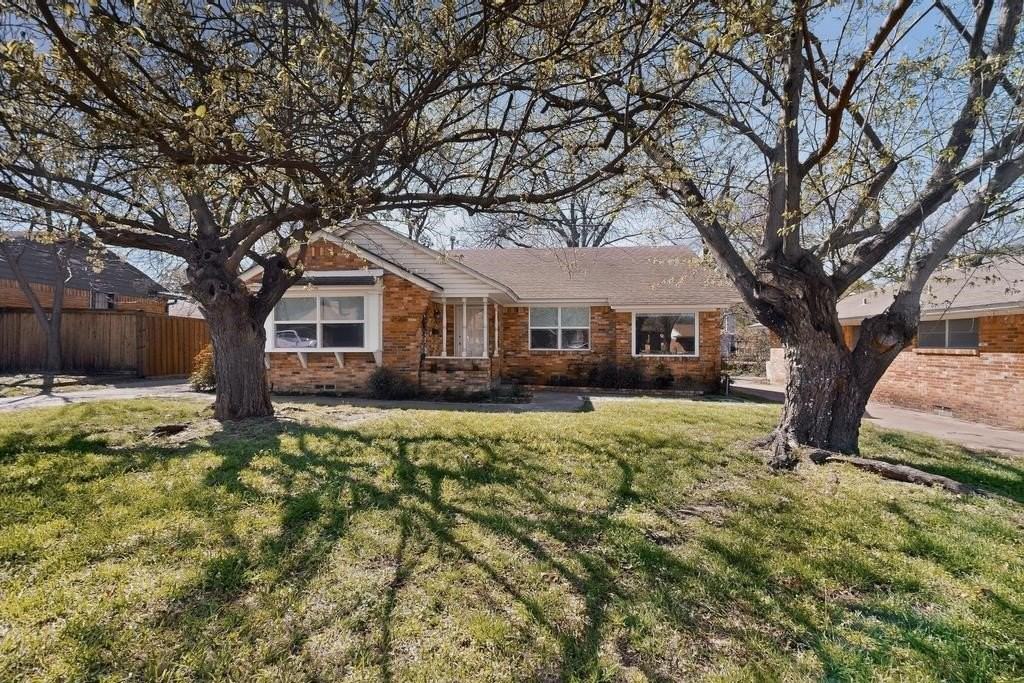 2120 Healey Dr - Photo 2 of 27