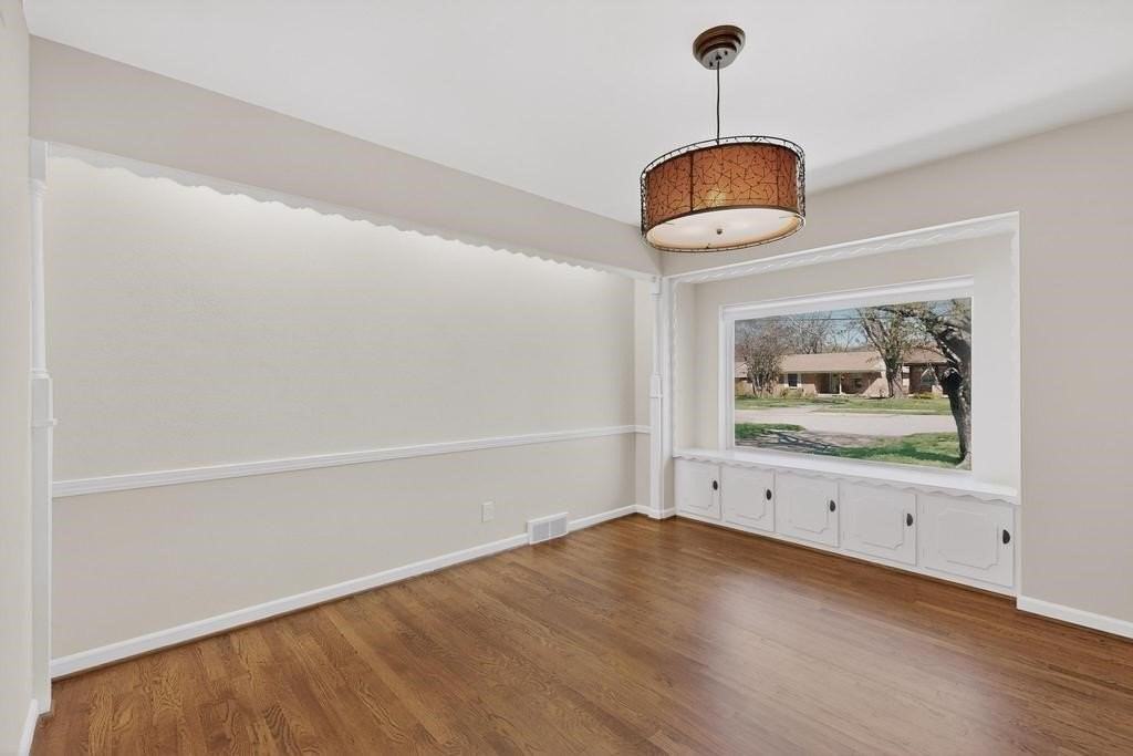 2120 Healey Dr - Photo 7 of 27