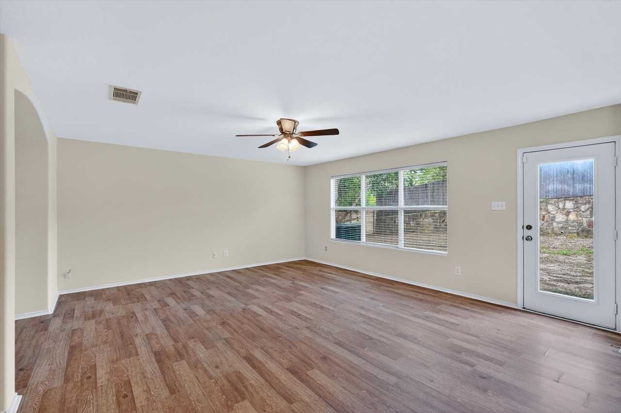 7401 Cowhand Ct - Photo 4 of 26