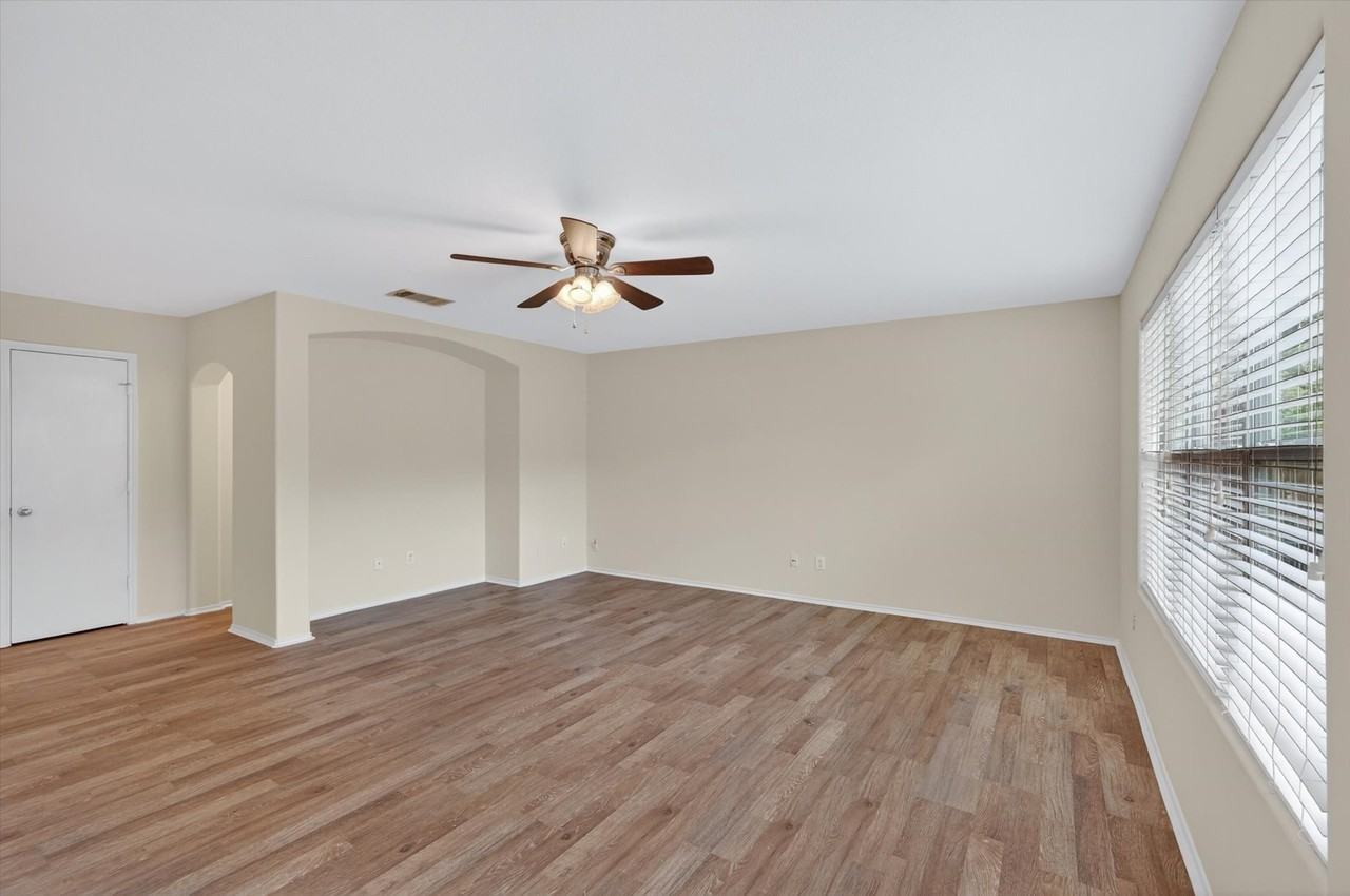 7401 Cowhand Ct - Photo 5 of 26