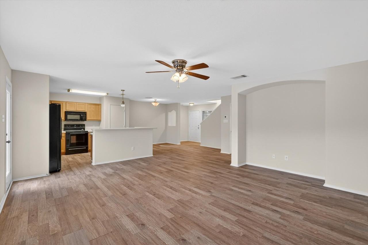 7401 Cowhand Ct - Photo 6 of 26