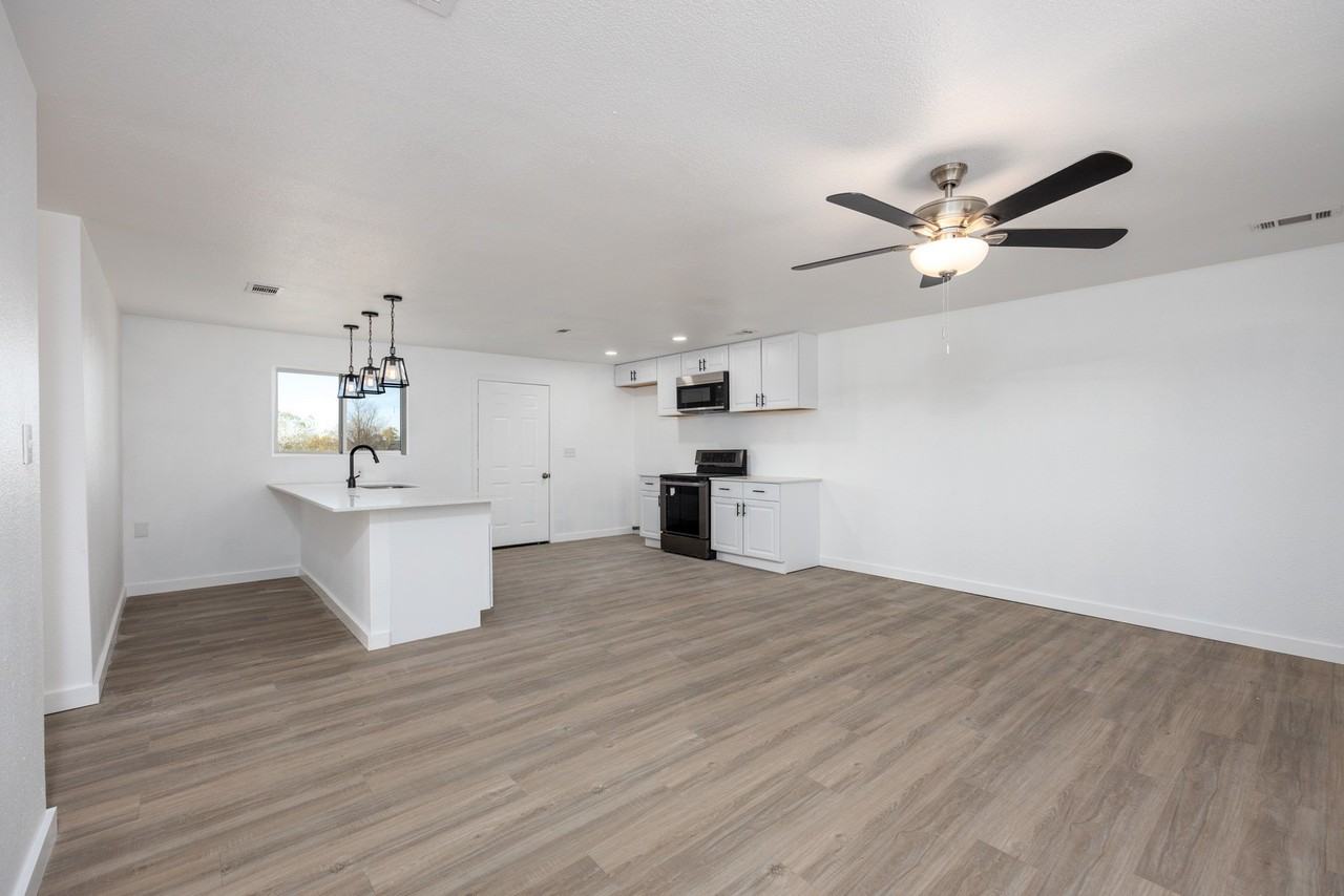 147 Western Lake Dr - Photo 2 of 21