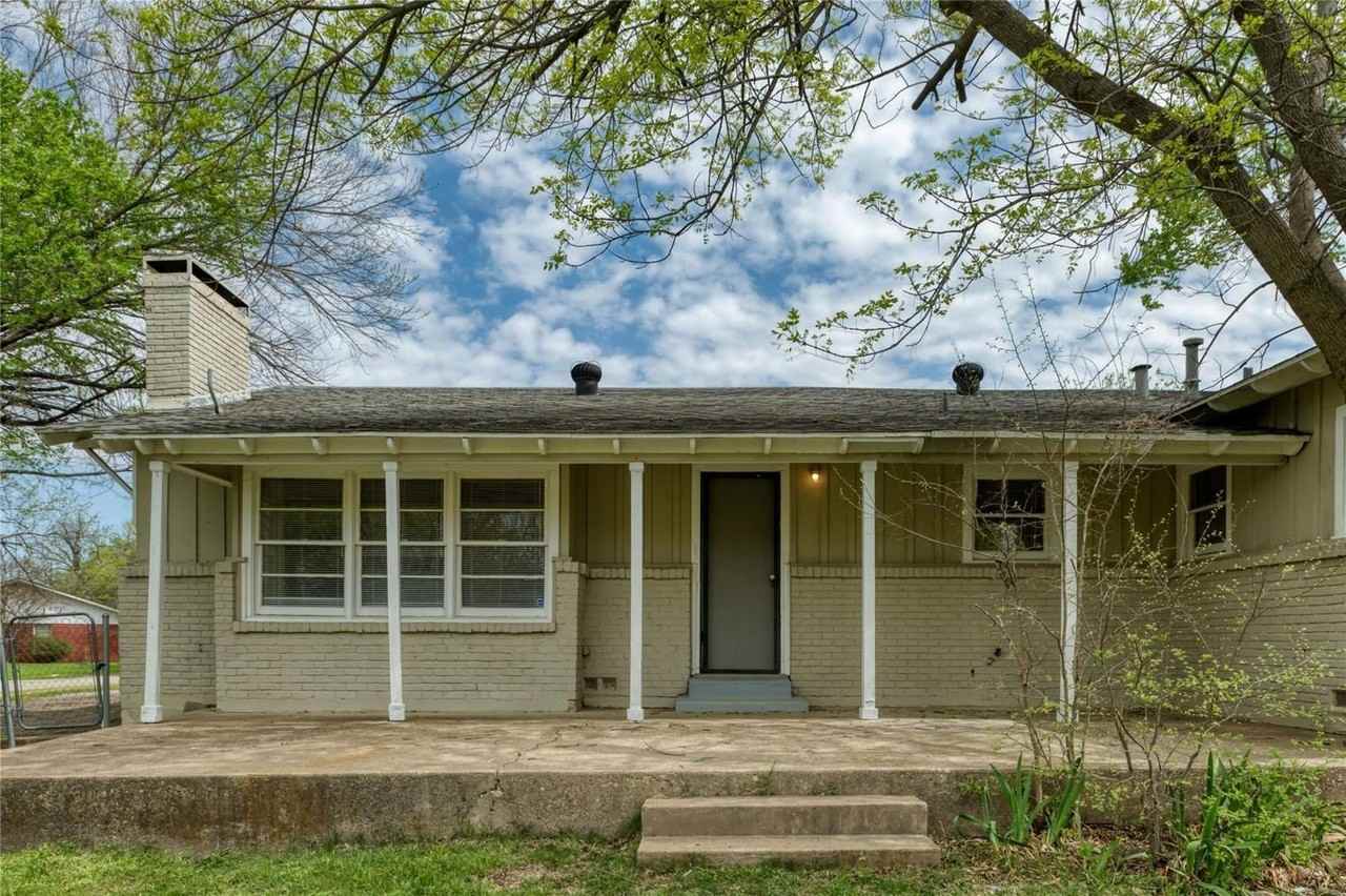 1604 Weiler Blvd - Photo 4 of 16