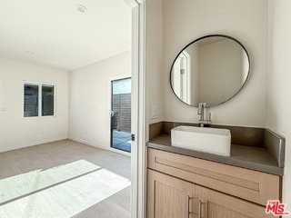 2619 Veteran Ave - Photo 7 of 8