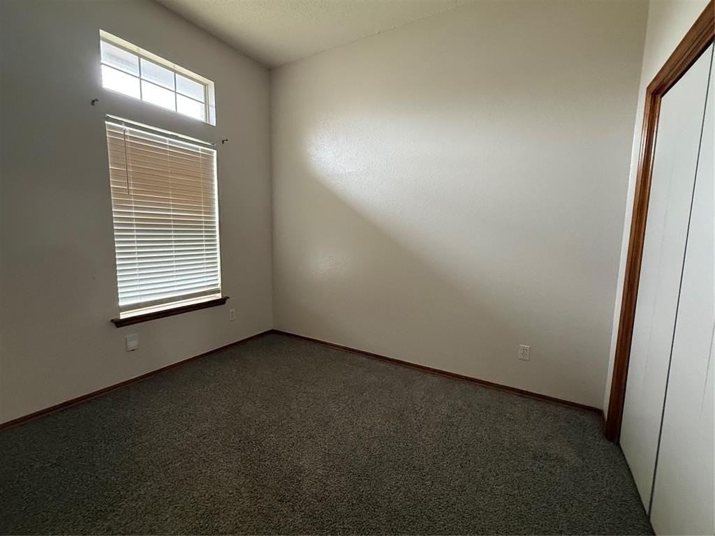 504 Eastridge Dr - Photo 5 of 7
