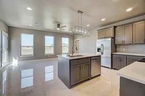 620 Abadan Dr - Photo 6 of 34