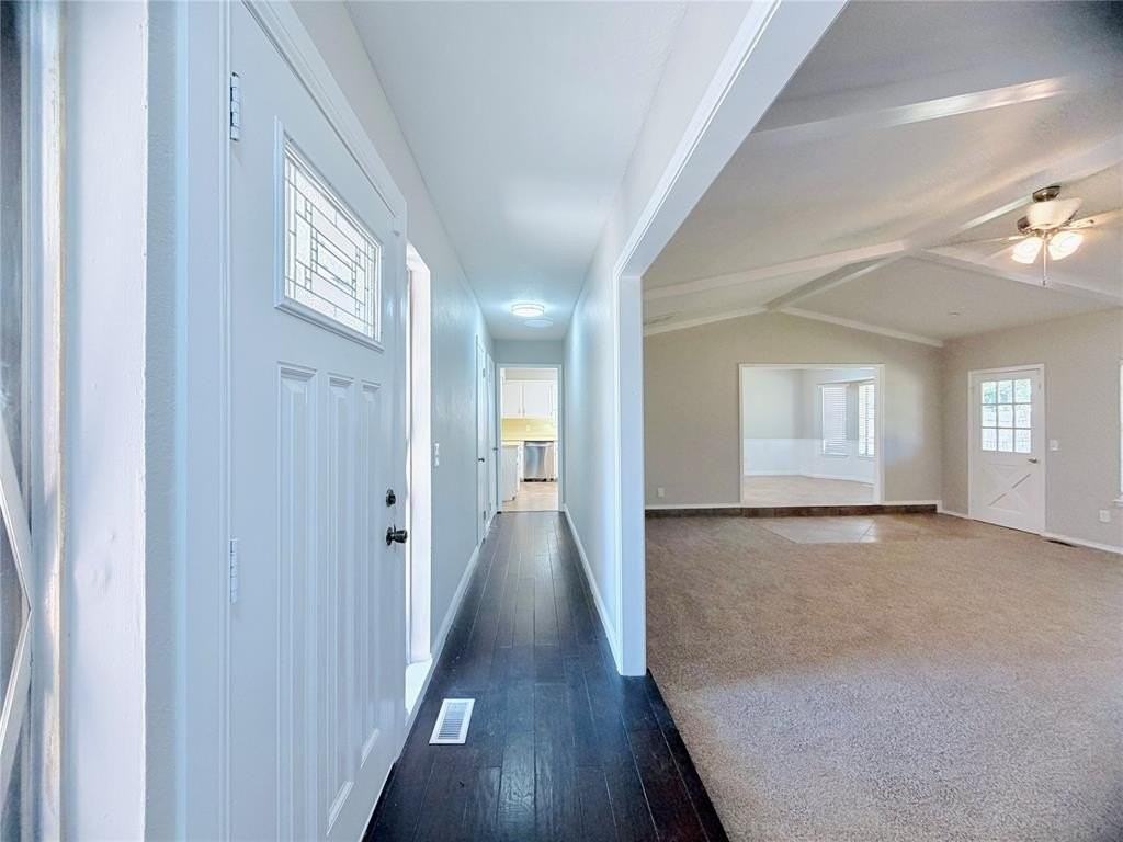 121 W Vail Dr - Photo 4 of 24
