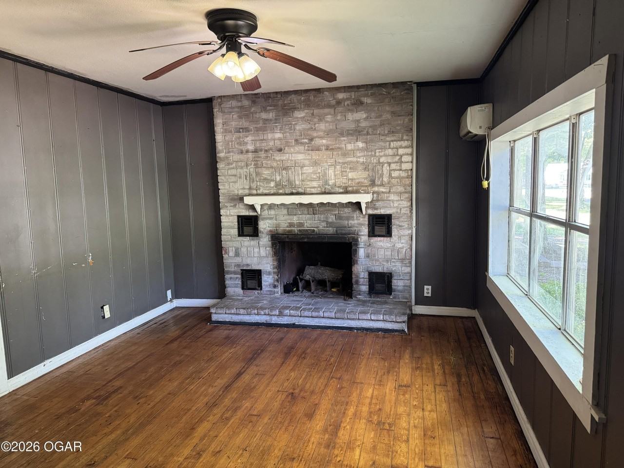 124 S Brownell Ave - Photo 2 of 6