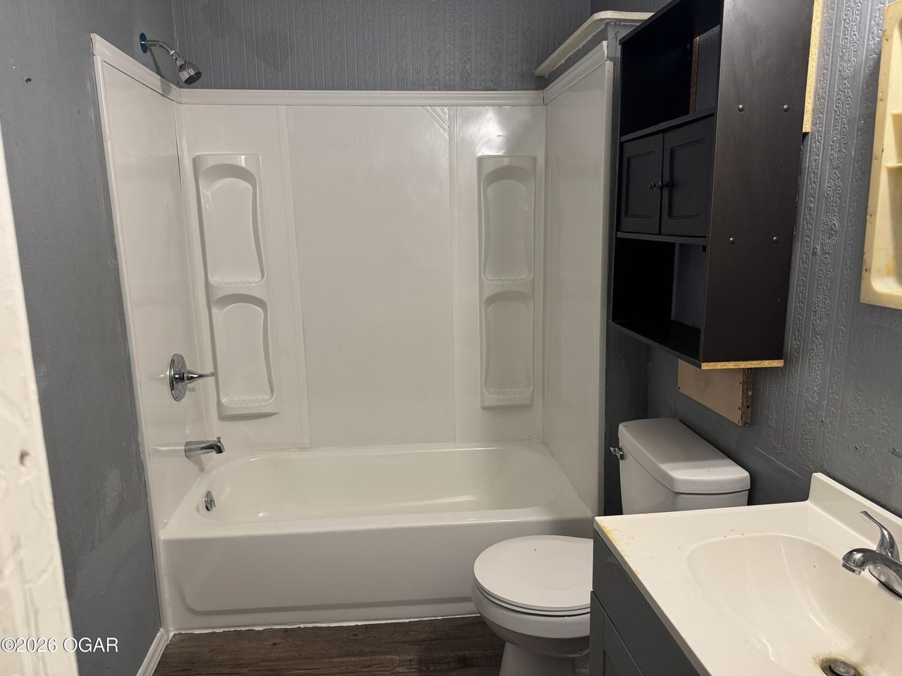 124 S Brownell Ave - Photo 4 of 6