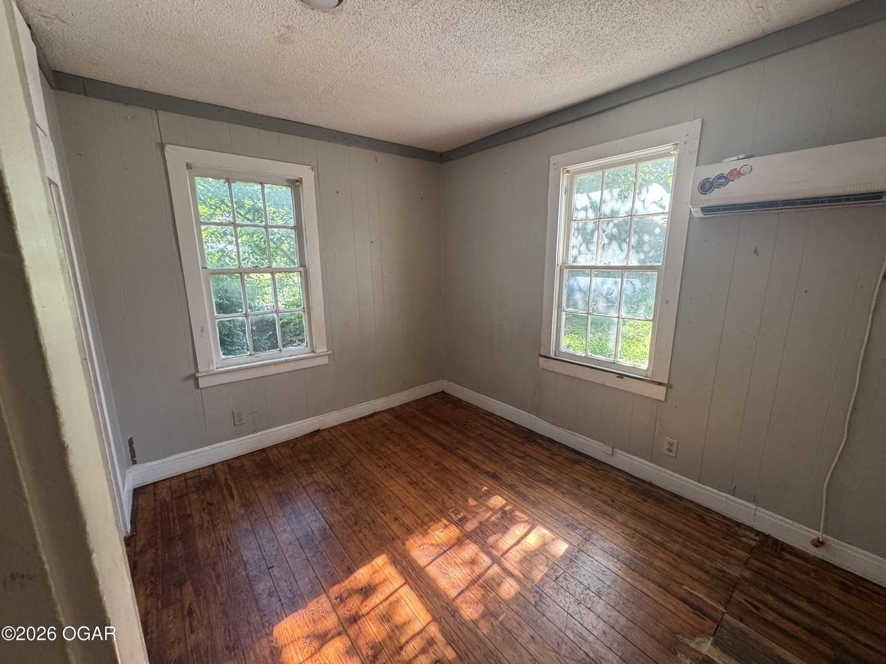 124 S Brownell Ave - Photo 5 of 6
