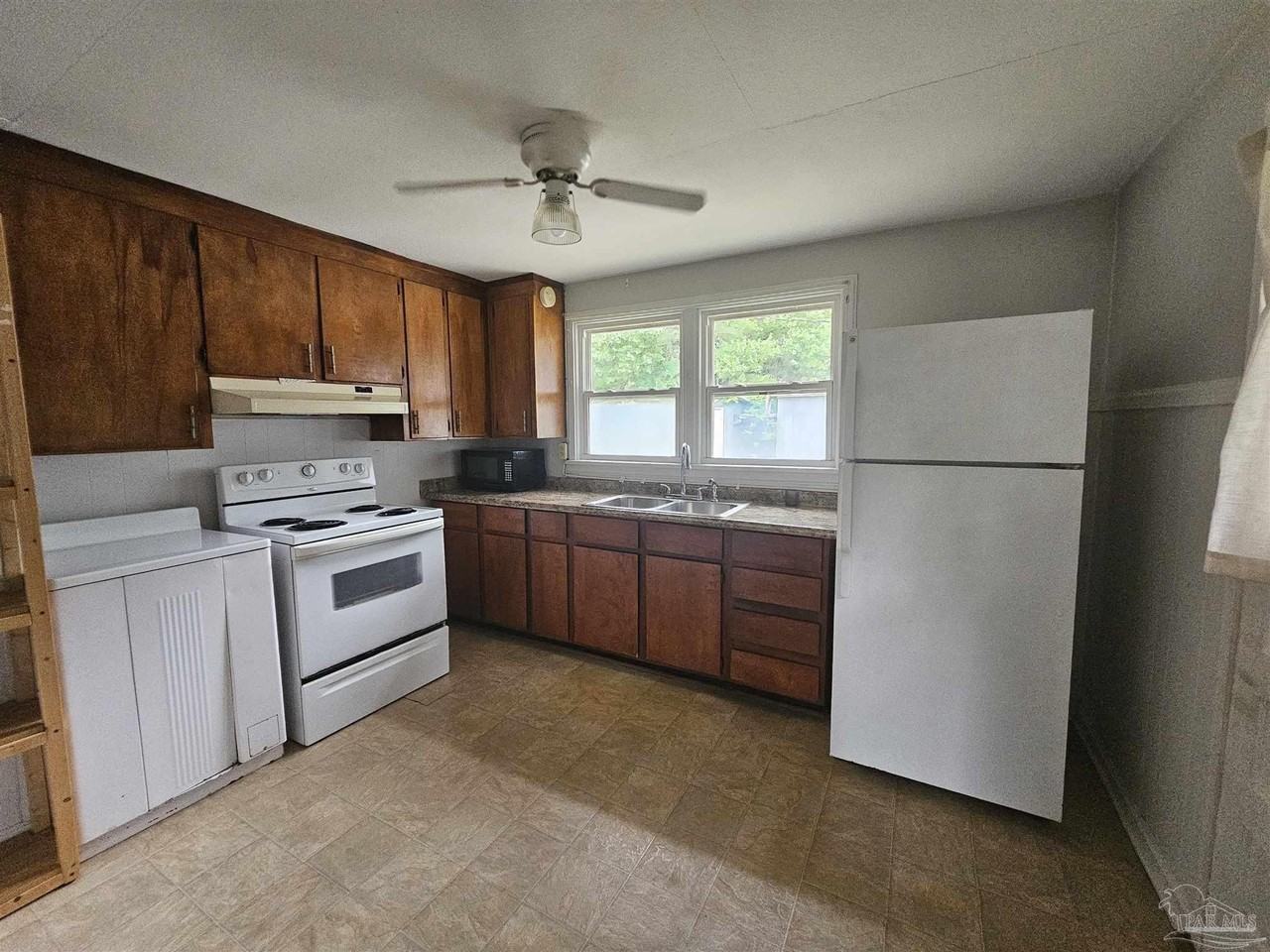 3808 N 10th Ave - Photo 3 of 5