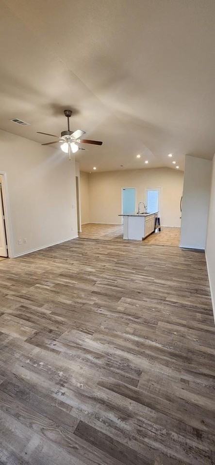 6812 Brush Dr - Photo 3 of 28
