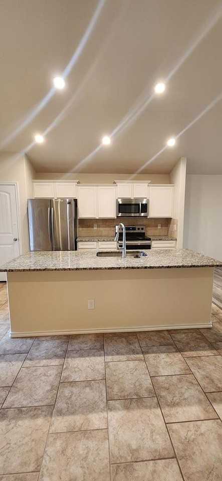 6812 Brush Dr - Photo 4 of 28