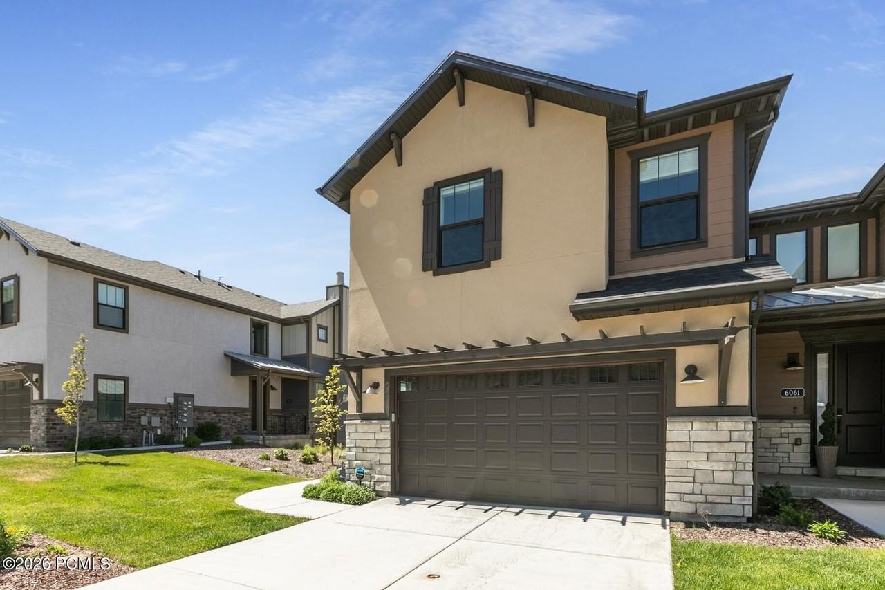 6057 Westridge Rd #12C - Photo 4 of 33
