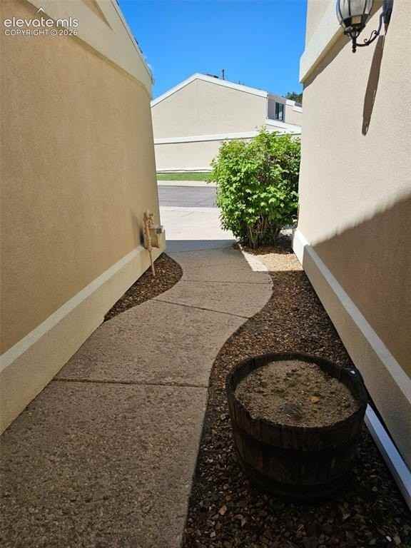 6937 Gayle Lyn Ln - Photo 2 of 34