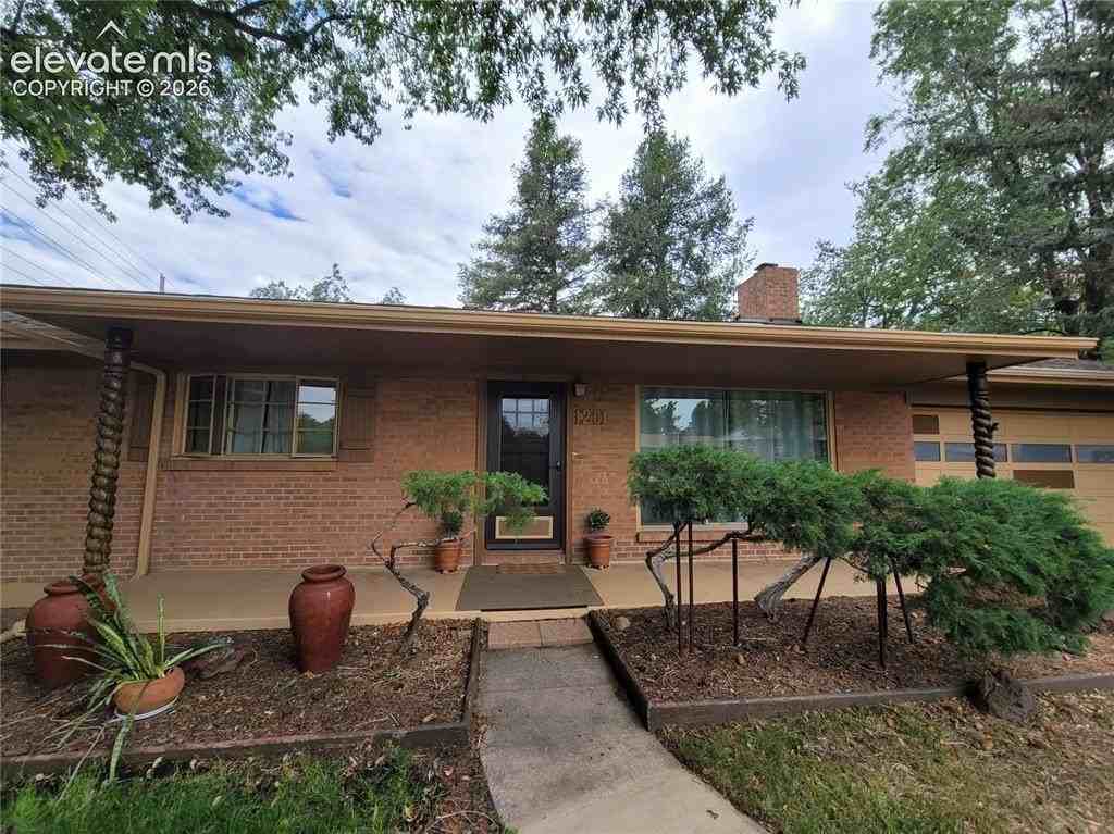 1201 Parkview Blvd