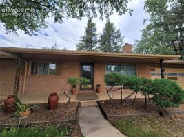 featured image of 1201 Parkview Blvd