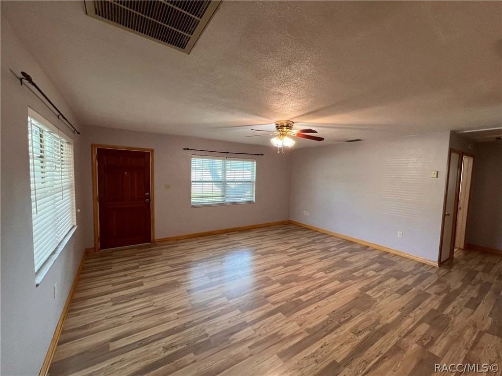 7660 W Tropical Ln - Photo 3 of 15