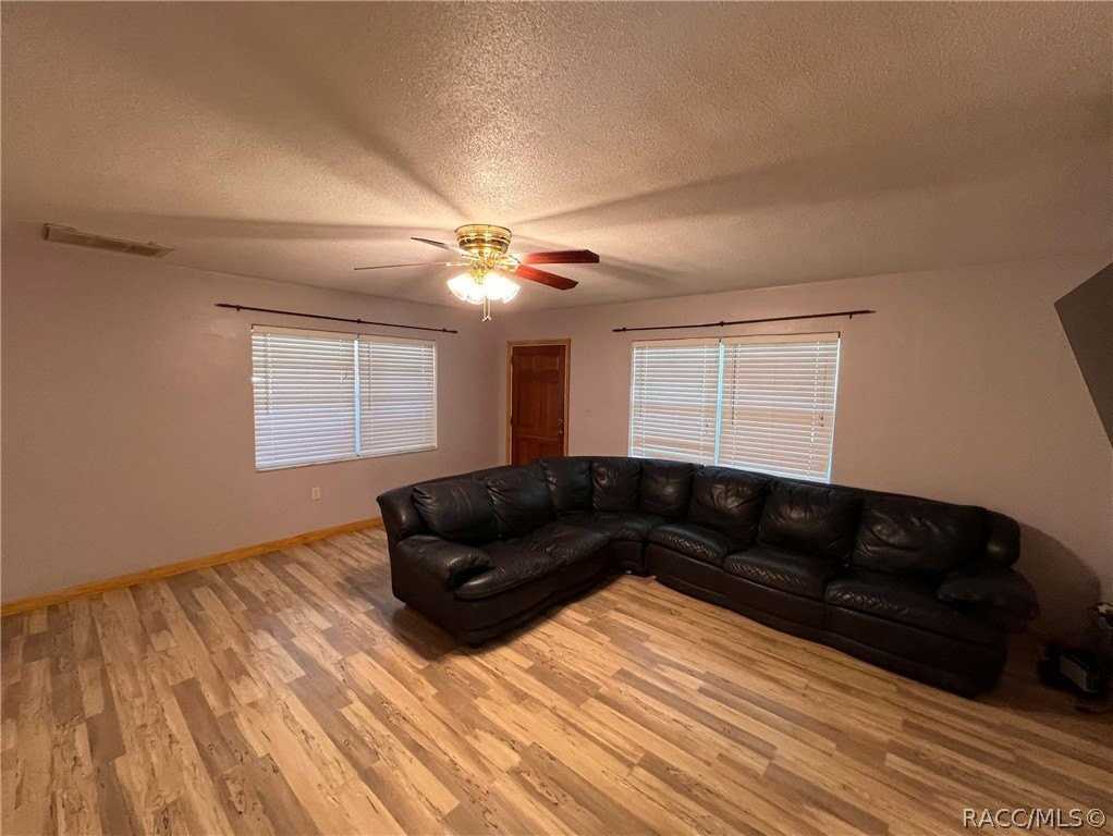 7660 W Tropical Ln - Photo 4 of 15