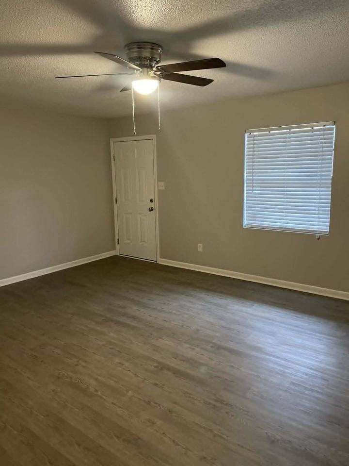 4100 N Ocoee St - Photo 5 of 14