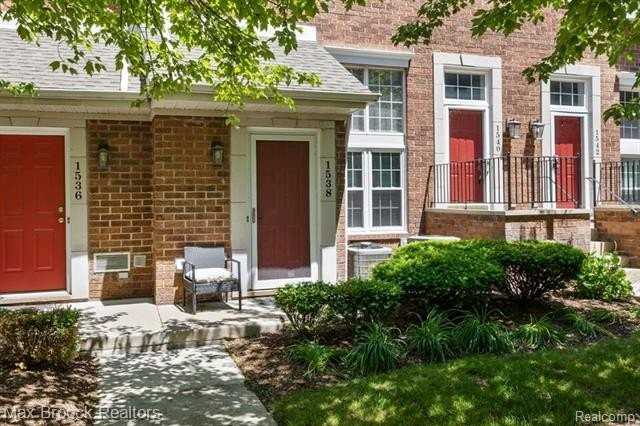 1538 Maryland Club Dr - Photo 2 of 19