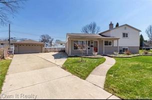 featured image of 33112 Lynx St
